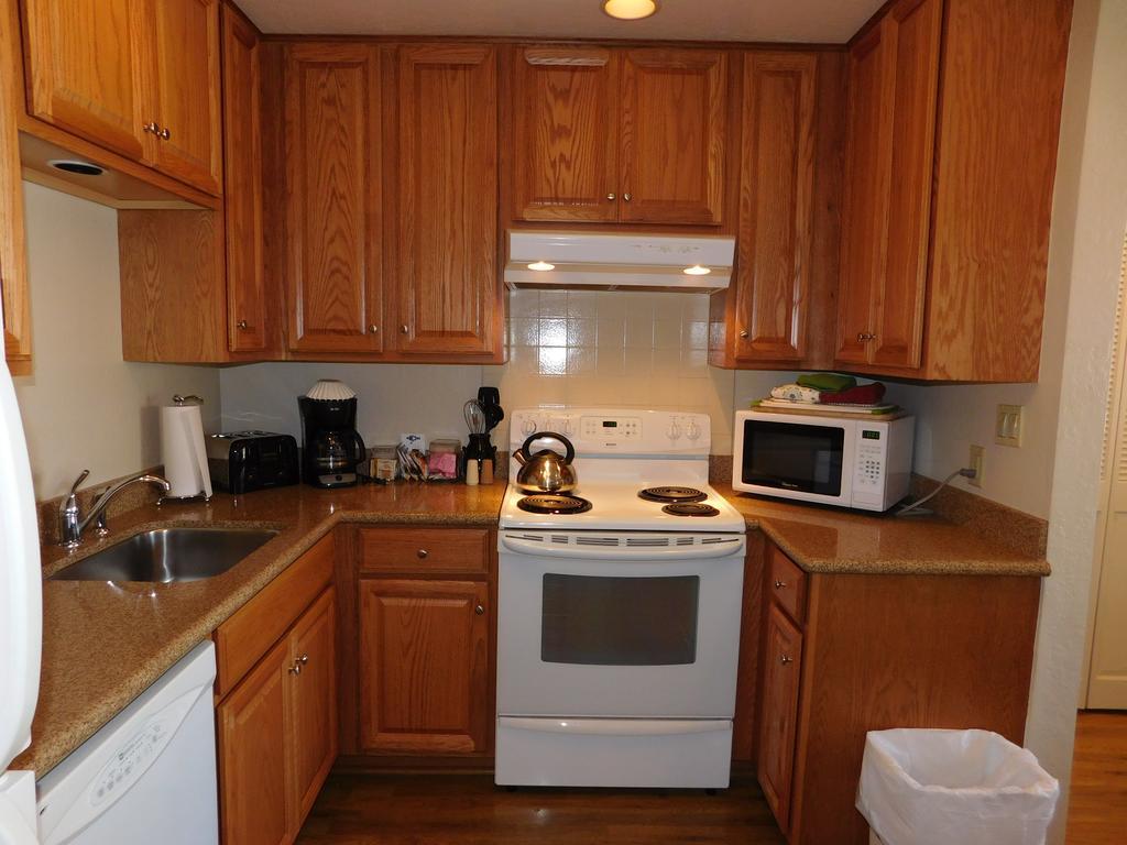 Pine Acres Lodge Пасифик Гроув Екстериор снимка