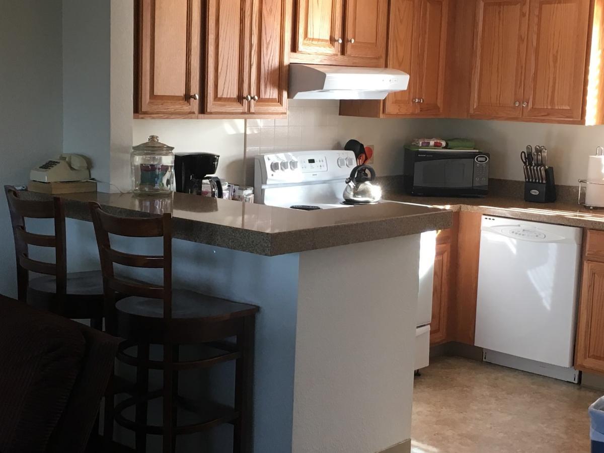 Pine Acres Lodge Пасифик Гроув Екстериор снимка