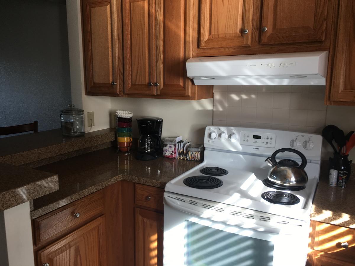 Pine Acres Lodge Пасифик Гроув Екстериор снимка