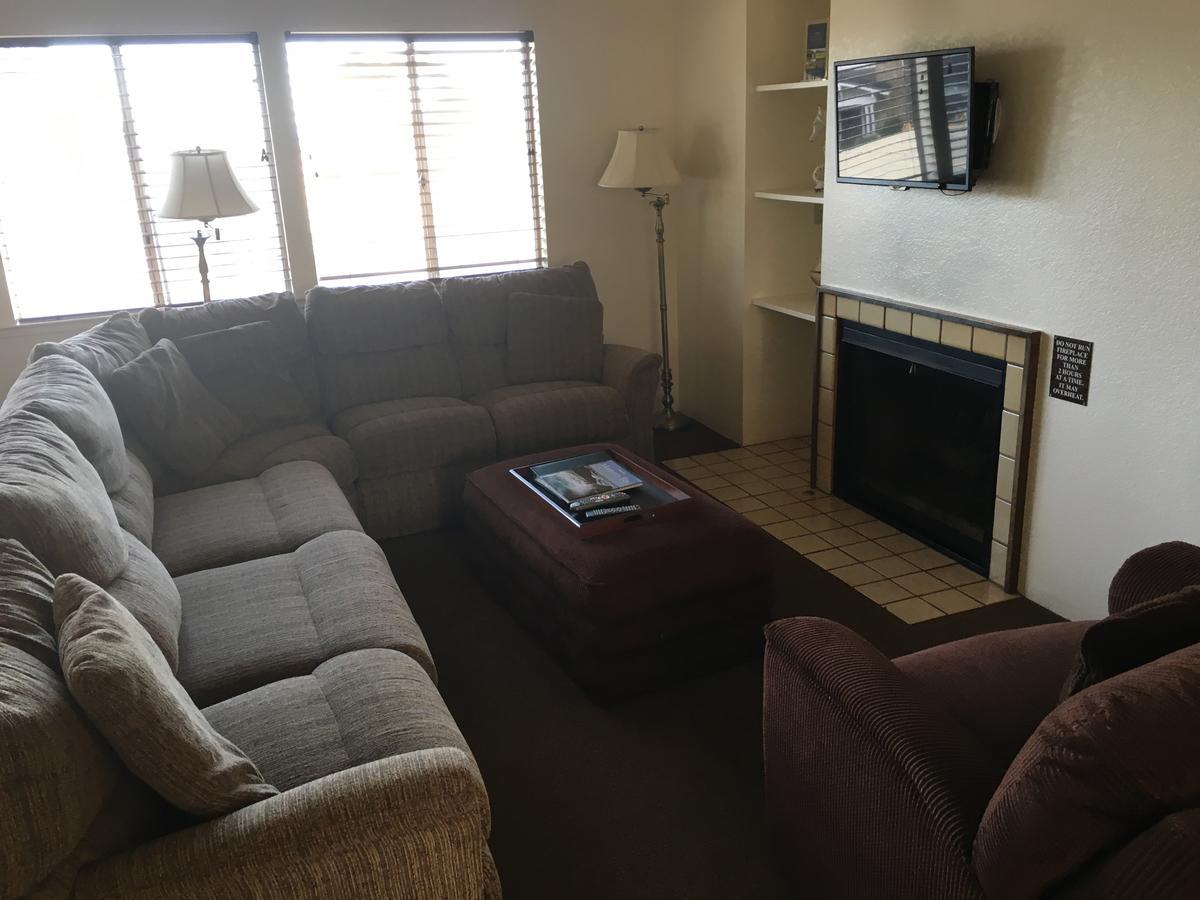 Pine Acres Lodge Пасифик Гроув Екстериор снимка